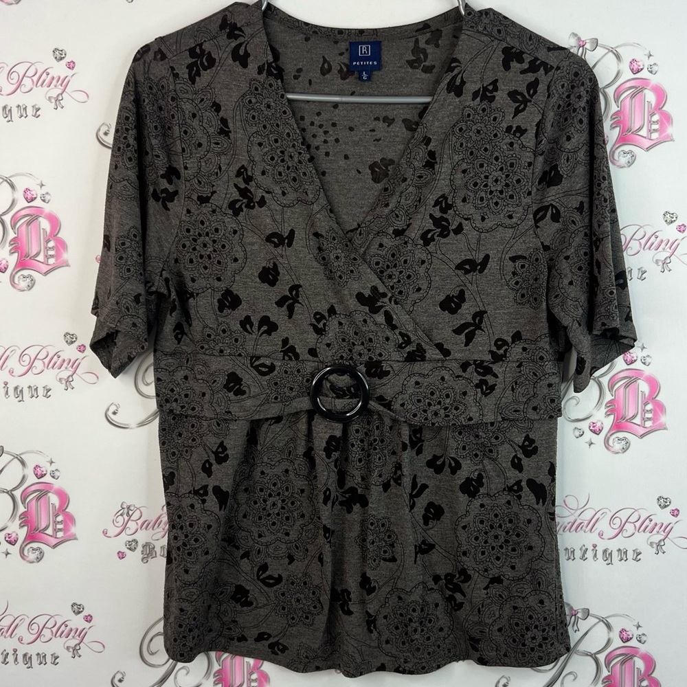 Reitmans tshirt tee floral flowers y2k belted Black and Gray Women's Blouse